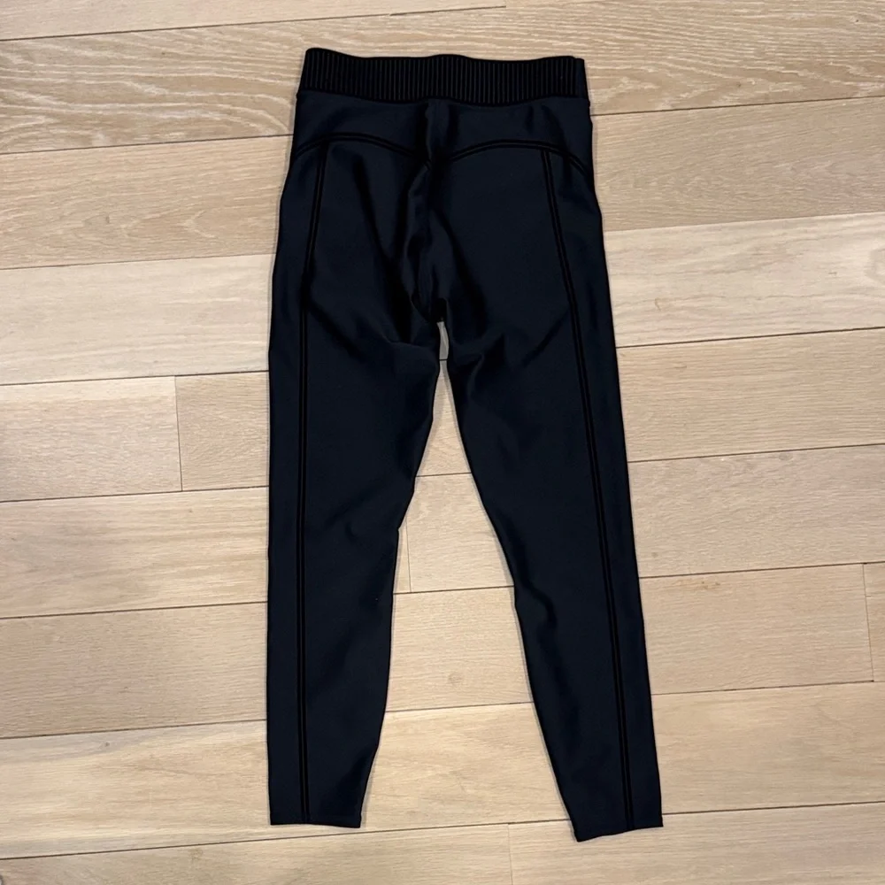 ALO Airlift High-Waist 7/8 Line Up Legging, Size S - Picture 7 of 8
